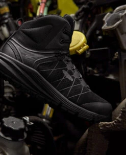 Keen Men's Vista Energy Mid (Carbon-Fiber Toe) | Black/Raven -Shoe Boutique Shop 1024592 PDP RightImage