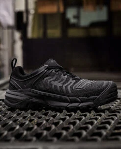 Keen Men's Kansas City (Carbon-Fiber Toe) | Black/Gun Metal -Shoe Boutique Shop 1025577 PDP RightImage