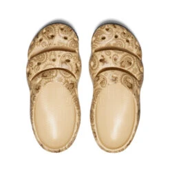 Keen Men's Yogui Arts Clog X THC | Caffe Latte Paisley -Shoe Boutique Shop 8bdebc61a812dc8d61c8f63ca04eab4537c3c1e6