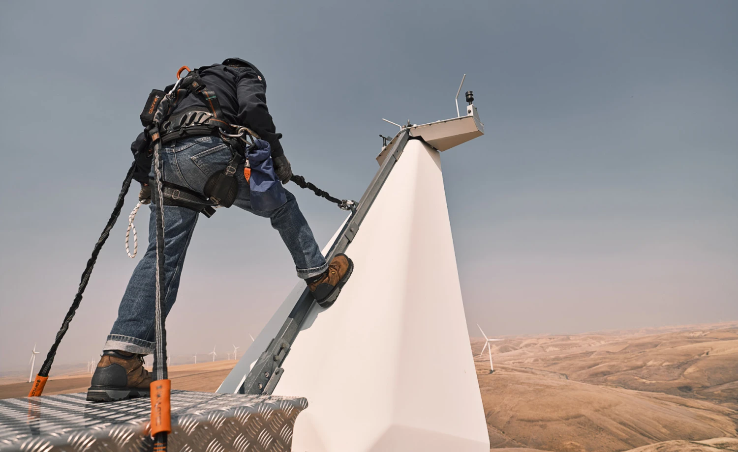 Keen Men's Camden 6" Waterproof Boot (Carbon-Fiber Toe) | Leather Brown/Black 7 Keen Men's Camden 6" Waterproof Boot (Carbon-Fiber Toe) | Leather Brown/Black - Image 7