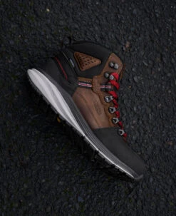 Keen Men's Red Hook Waterproof Boot (Carbon-Fiber Toe) | Tobacco/Black -Shoe Boutique Shop SDD 604 RedHook 1024576 Right Image 1