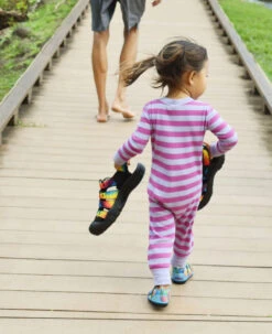 Keen Toddlers' Seacamp II CNX | Rainbow/Festival Fuchsia -Shoe Boutique Shop TotsSeacampLifestyleSingleRight 1f9fb1b9 b914 4c69 8d81 aff546b1a1d1