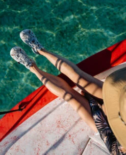 Keen Women's Drift Creek H2 Sandal | Black/Black -Shoe Boutique Shop WDriftCreekH2LifestylePDPLeft ee4e2762 6eab 4a7e b1cc ab755aa33f3e